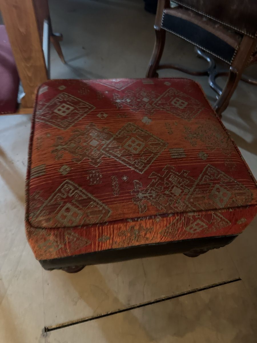 Sgabelli: Fuss Hocker mit Muster B 57cm T 38cm H 38cm – Usato da Rifferswil venduto da Dominik0804 1