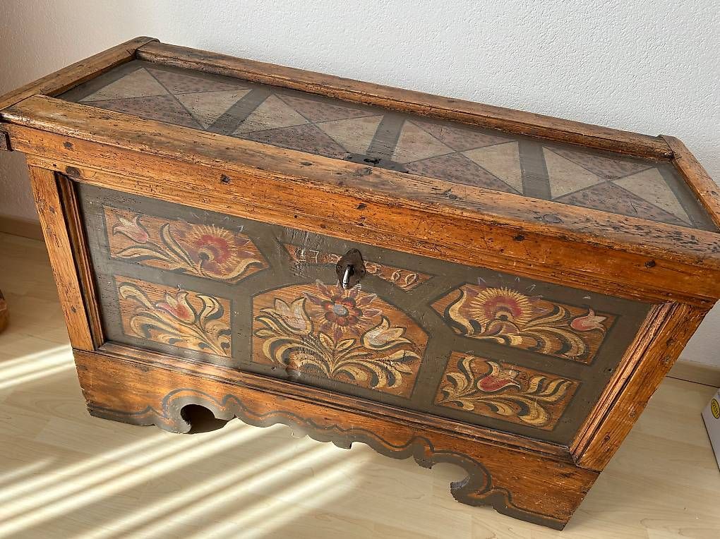 Cassapanche: Holztruhe antik – Usato da Einsiedeln venduto da Marvin60