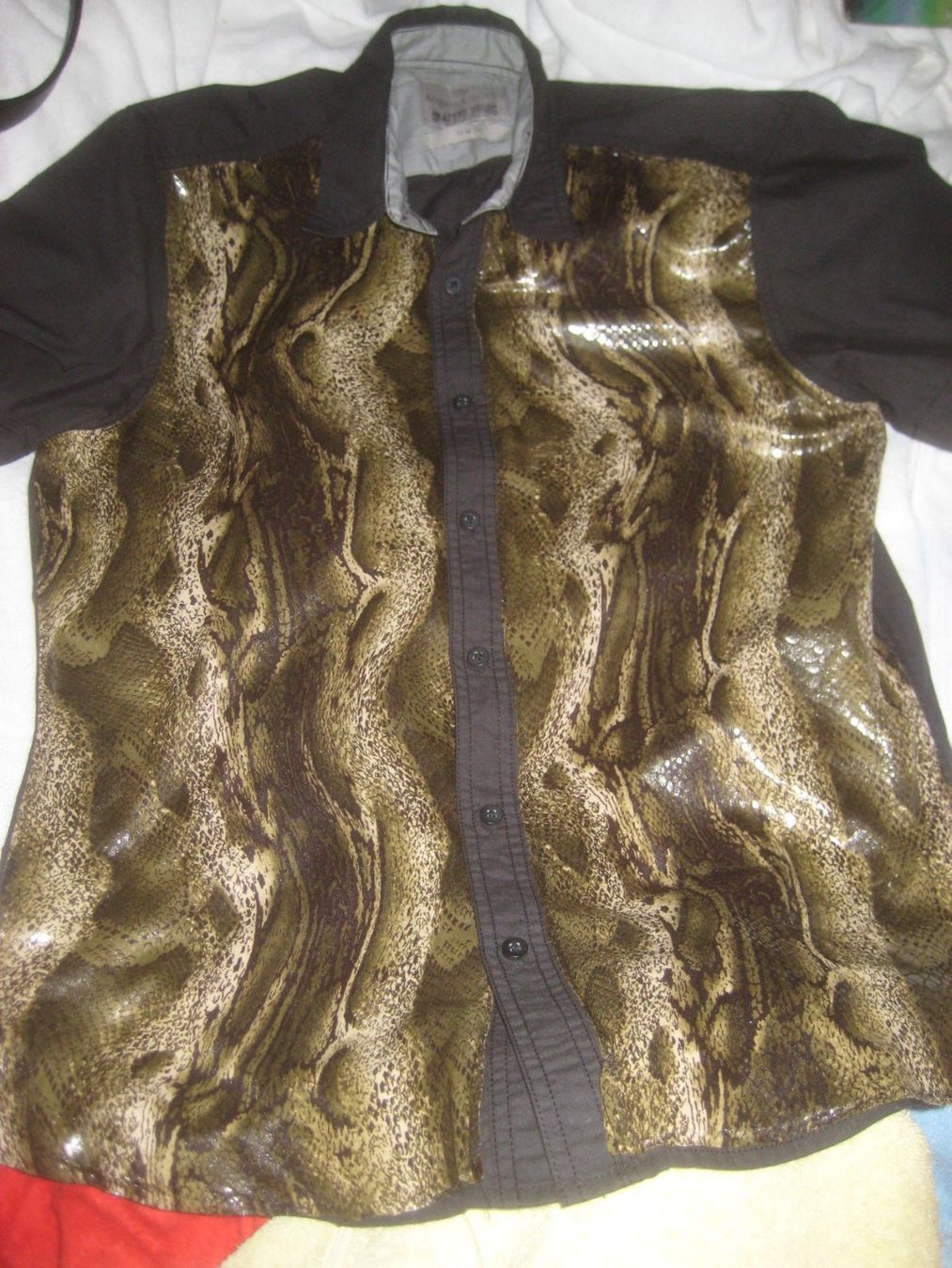 Chemises: HERREN  HEMD LANGARM  MIT SCHLANGEN MUSTER – D'occasion à Uster par flocke1