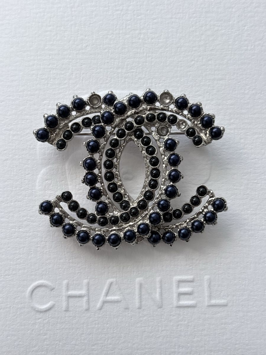 Chanel Spille & Fermagli: CHANEL Brosche – Difettoso da Zürich venduto da auto-moto