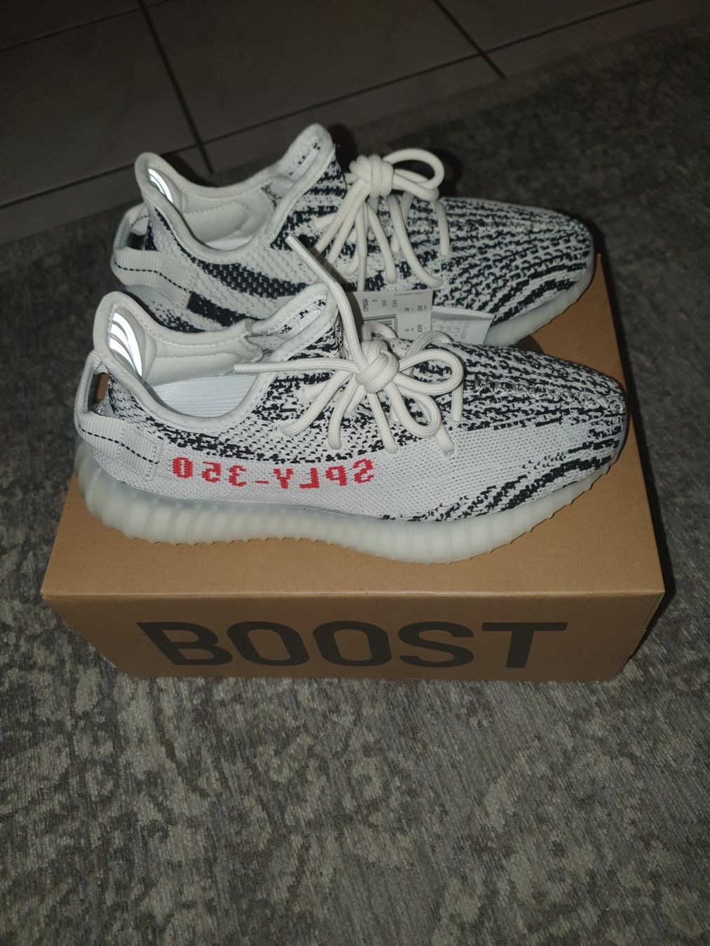 Adidas Scarpe da donna: Yeezy Boost 350 V2 "Zebra" EU38/US5.5 – Usato da Steffisburg venduto da MyTick 6
