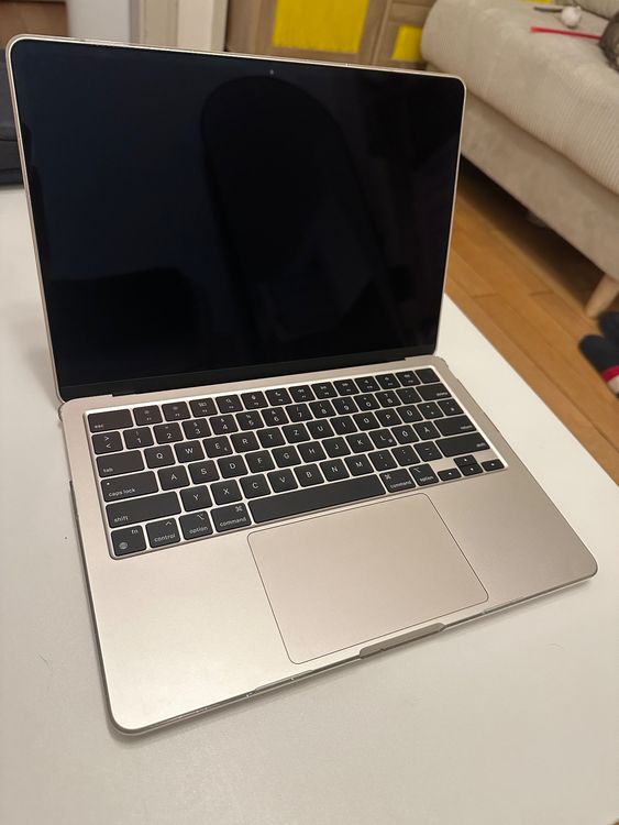 Apple Notebook: MacBook Air 13.3" (2022) + Zubehör – Nuovo (secondo la descrizione) da Basel venduto da pvi_292r