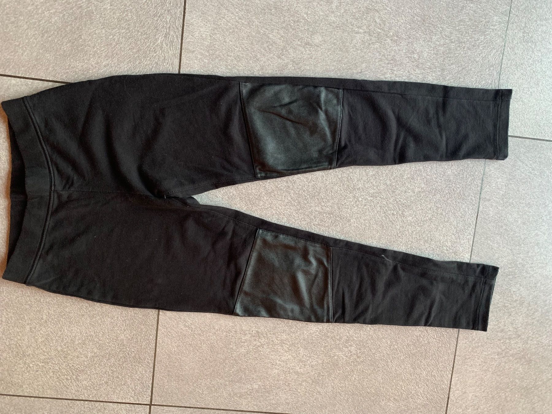 C&A Kleiderpakete & -sets: Lot -  Langarmshirt + hose  gr. 134 – Gebraucht aus Arbedo von nadia1973 1