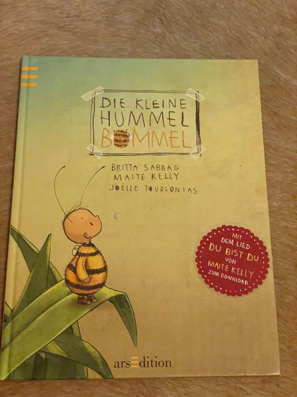Libri: Kinderbuch "Die kleine Hummel Bommel" mit Lied "Du bist du" – Usato da luzern venduto da plueschmors.