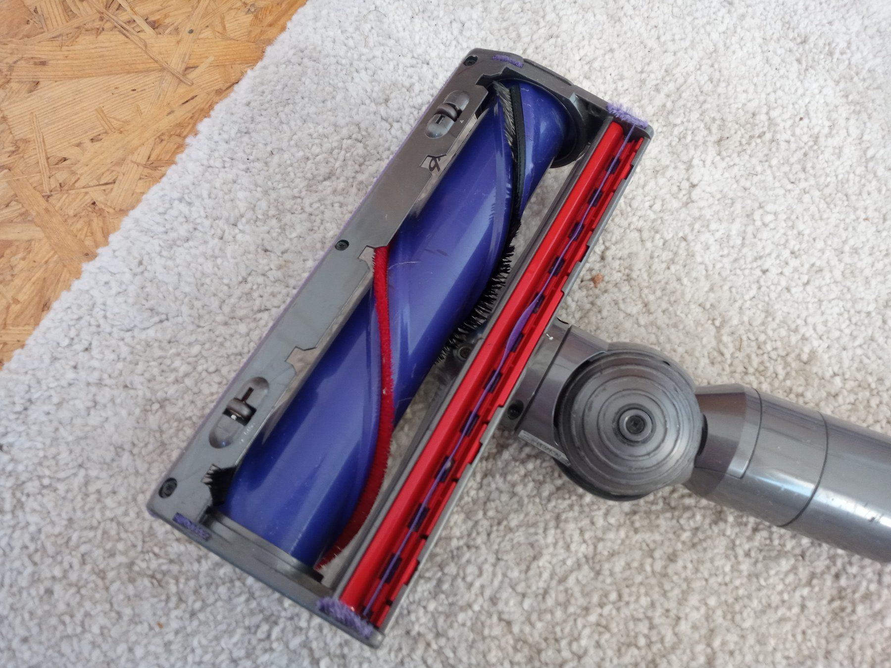 Dyson Aspirapolveri & Accessori: Handstaubsauger Dyson V7 – Usato da Prez-vers-Siviriez venduto da Monija70 3