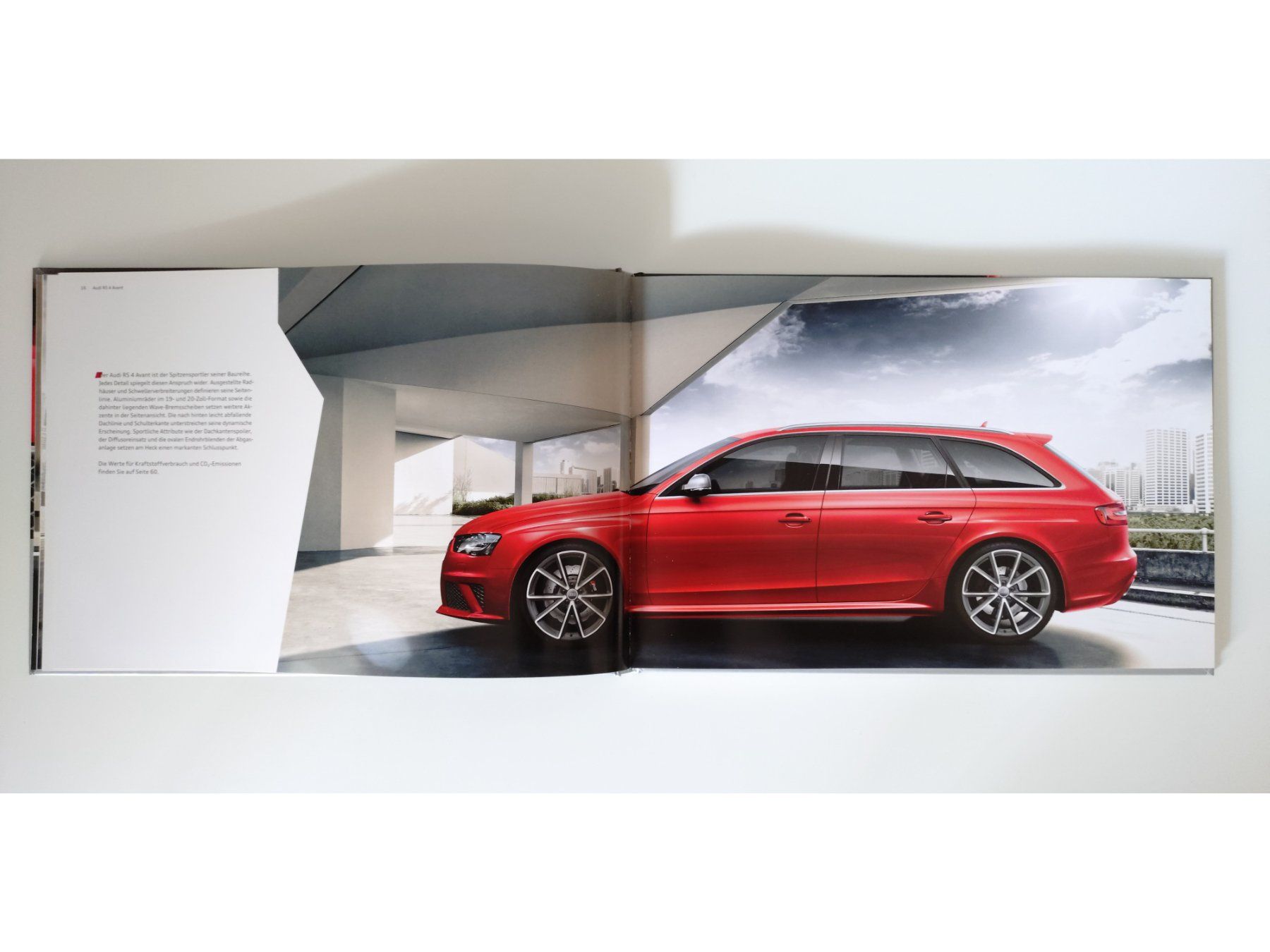 Riviste & Magazine: AUDI RS4 AVANT 2012 - Prospekt / Hardcover Katalog – Usato da Viganello venduto da CARLiteratur 3