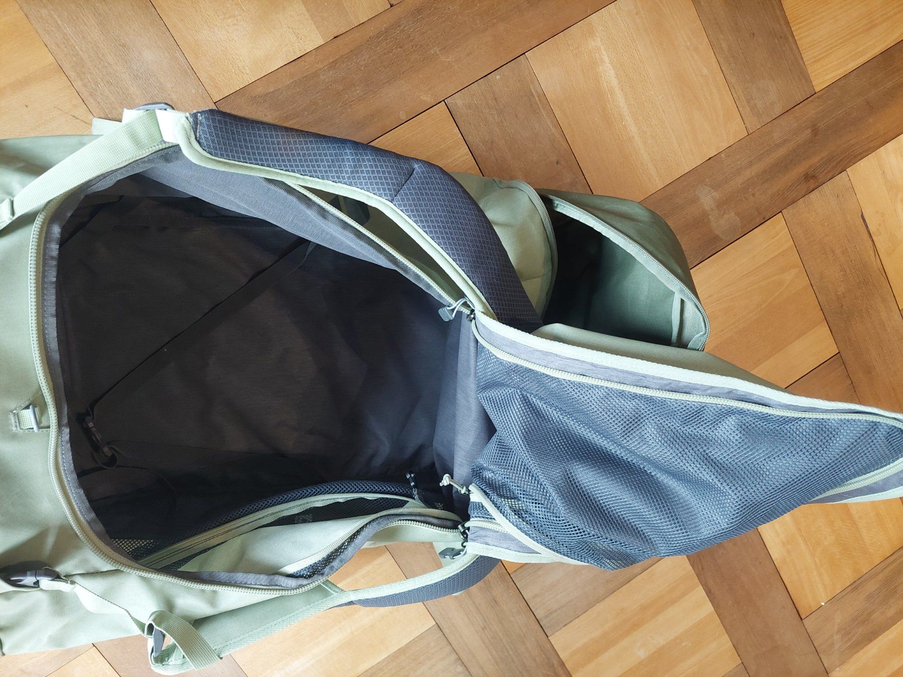 Deuter Taschen: Deuter Duffel Pro Roller 90 – Gebraucht aus Beckenried von Havacola 4