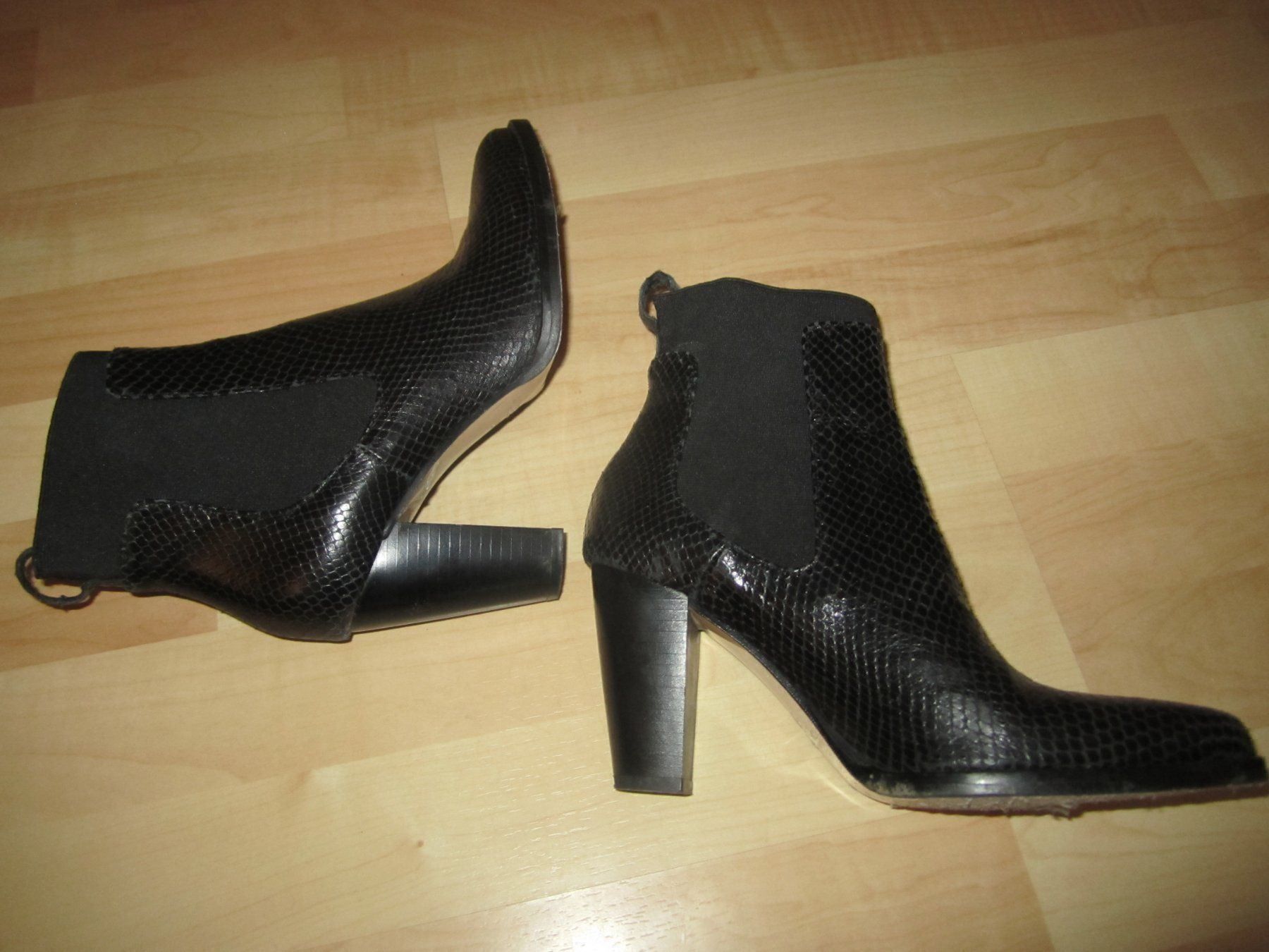 Zara Damenschuhe: ZARA - wunderschöne Echtleder-Stiefeletten, Gr. 37 – Gebraucht aus Wanzwil von lonelybeachhouse 3