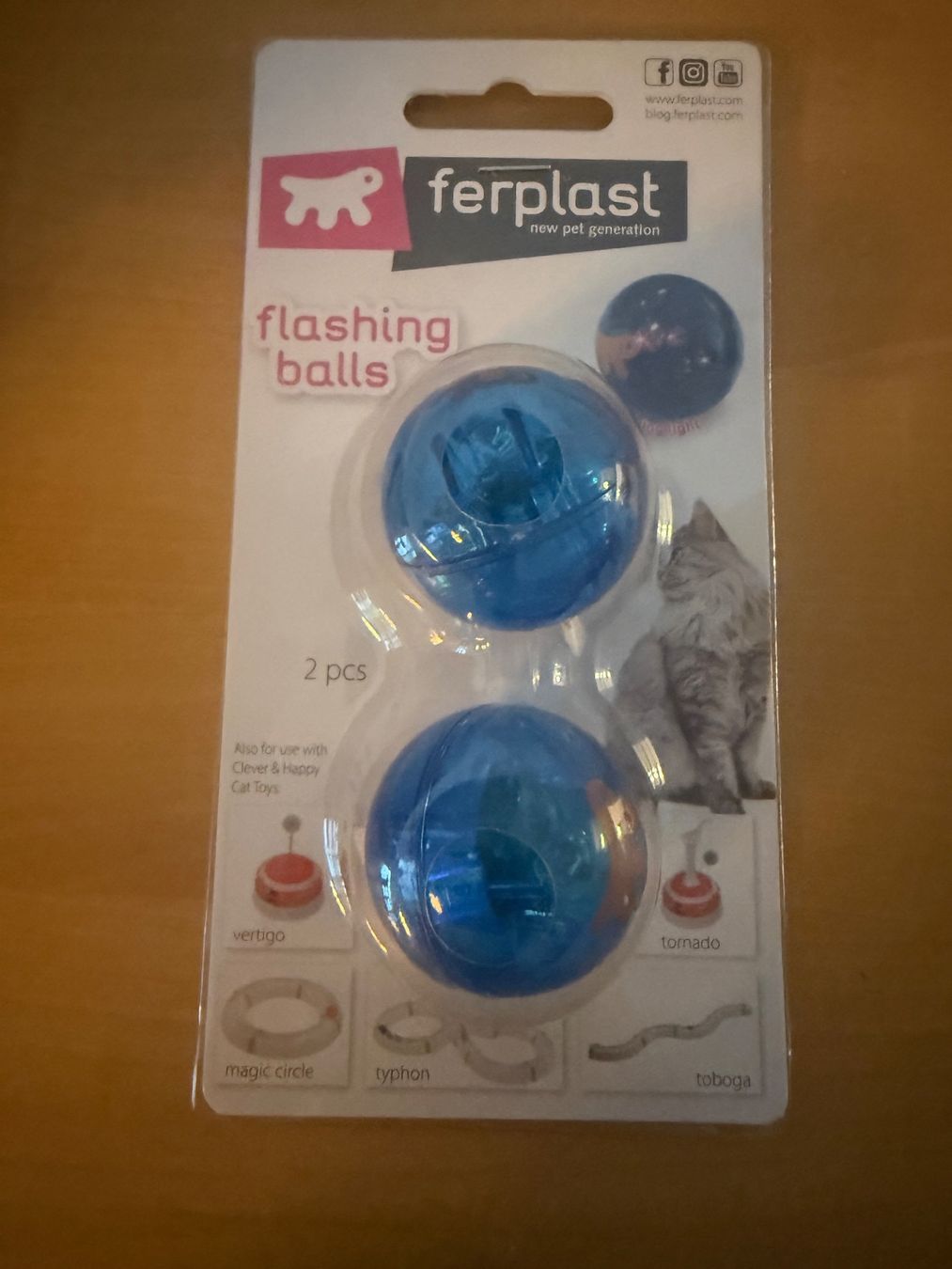 Giocattoli: Ferplast Flashlight Katzen Spielschiene – Usato da Buochs venduto da werdla 3