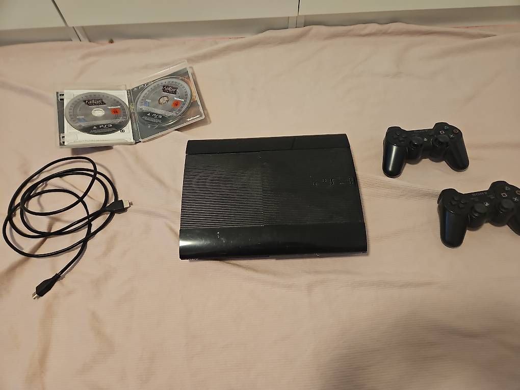Konsolen: Sony PlayStation 3 Super Slim 500 GB – Gebraucht aus Zug von Schwenggeler