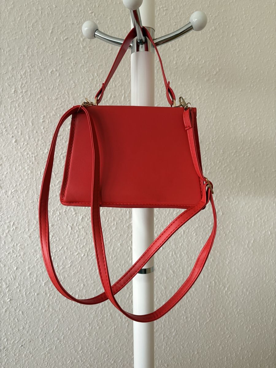 Shein Borse da donna: Petit sac à main rouge vif  – Usato da Chêne-Bougeries venduto da bru_bs9n 3