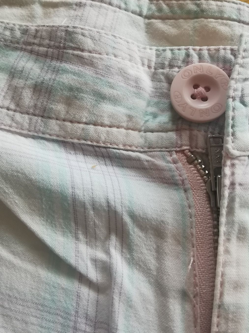 Only Pantaloni: Kurze Hose Grösse 34 – Usato da Schöfflisdorf venduto da sonjastarfish 1