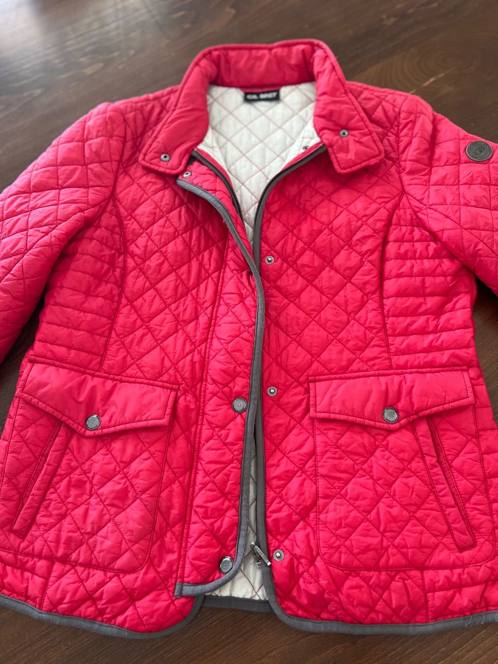 Gil Bret Vestes: Gil Bret- Steppjacke Grösse 42 – D'occasion à Ebmatingen par Mistelu 1