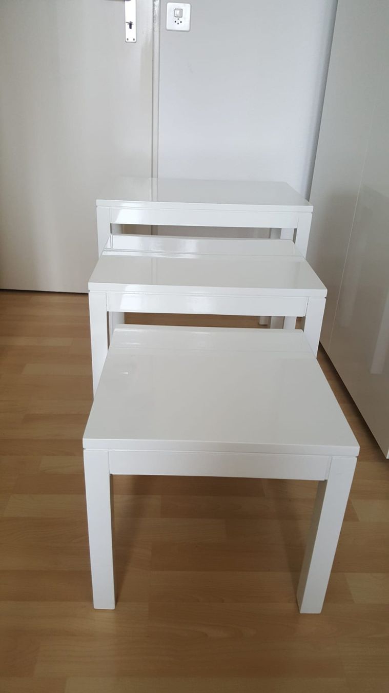 Set di tavolo e panche: 3 moderne Beistelltische mit Hochglanz – Usato da Emmen venduto da GrabandGo