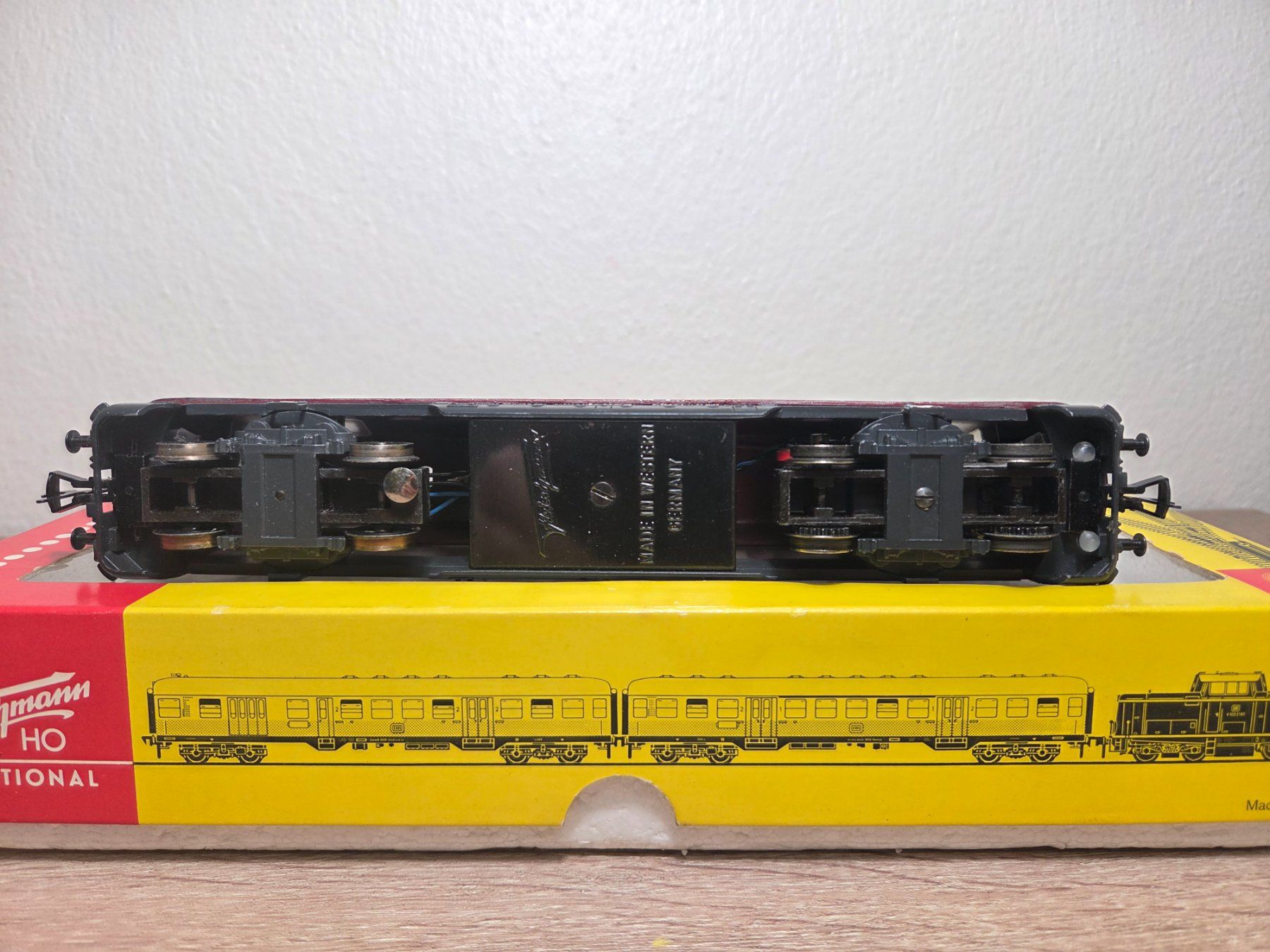 Fleischmann Modellini di ferrovie: Fleischmann 1385 Diesellok V200 DB H0 – Usato da St-Aubin-Sauges venduto da Lo_Go 4