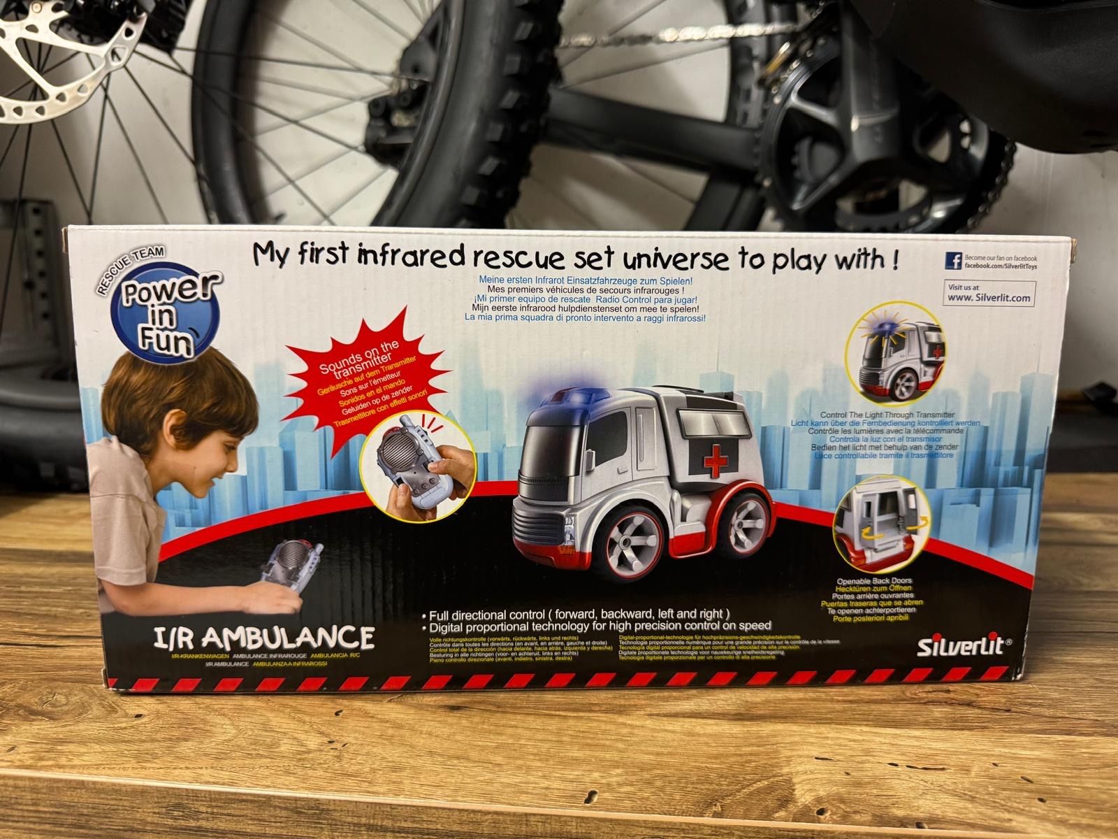 Giocattoli: Infrared Rescue Ambulance Toy - Fun Remote Control Car - ... – Nuovo e nell'imballaggio originale da Seuzach venduto da Tuccmeister 1
