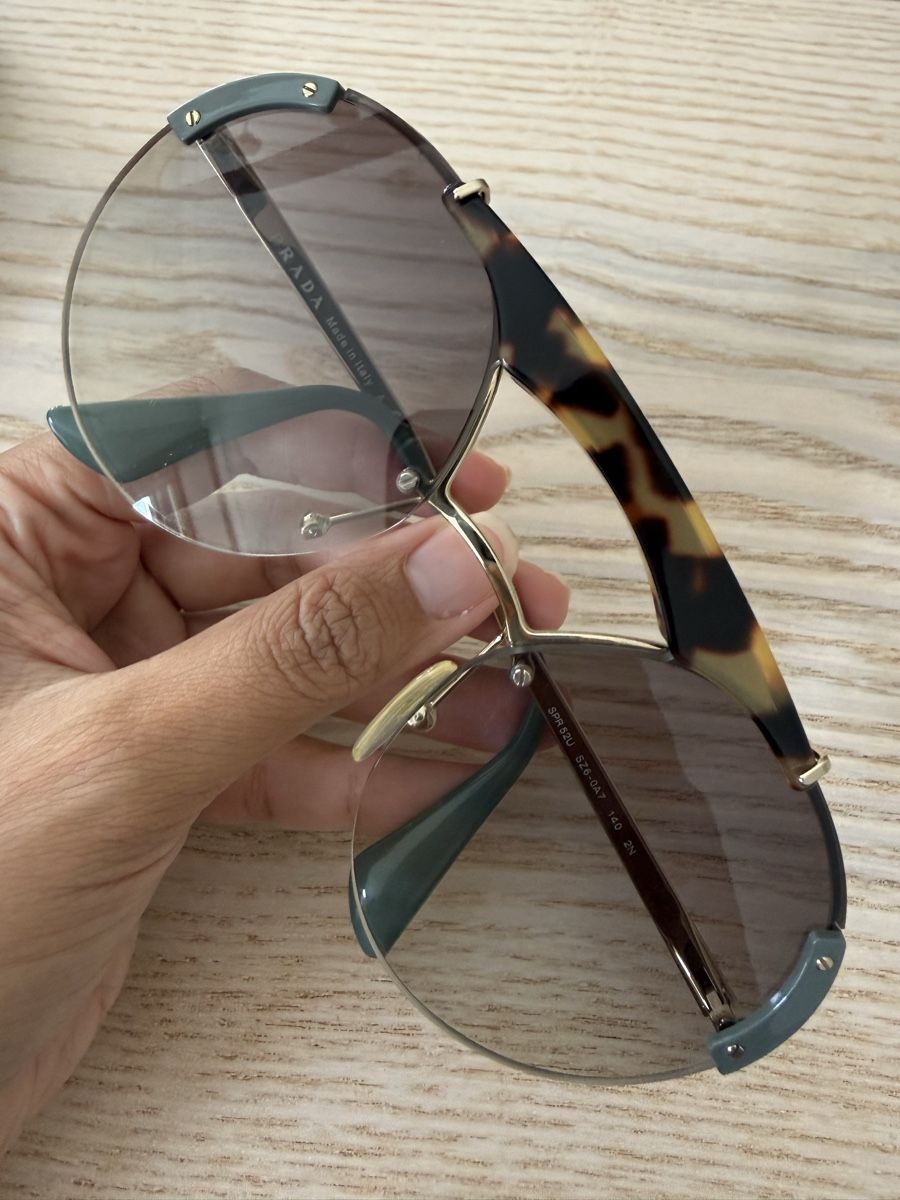 Prada Lunettes & Verres: Prada Sonnenbrille – D'occasion à Luzern par rec_8srh 1