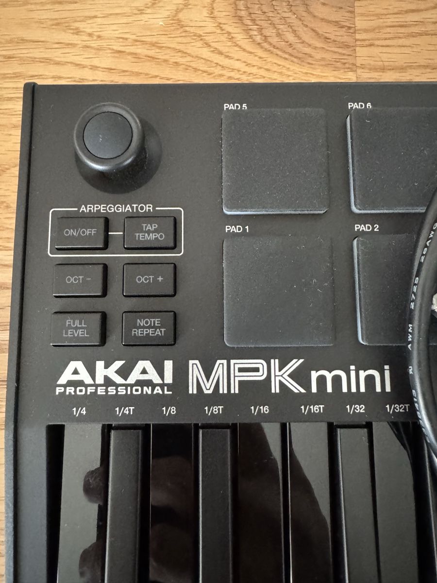 Akai Console di mixaggio: Akai MPK Mini MK3 black – Usato da Fislisbach venduto da Chicane 2