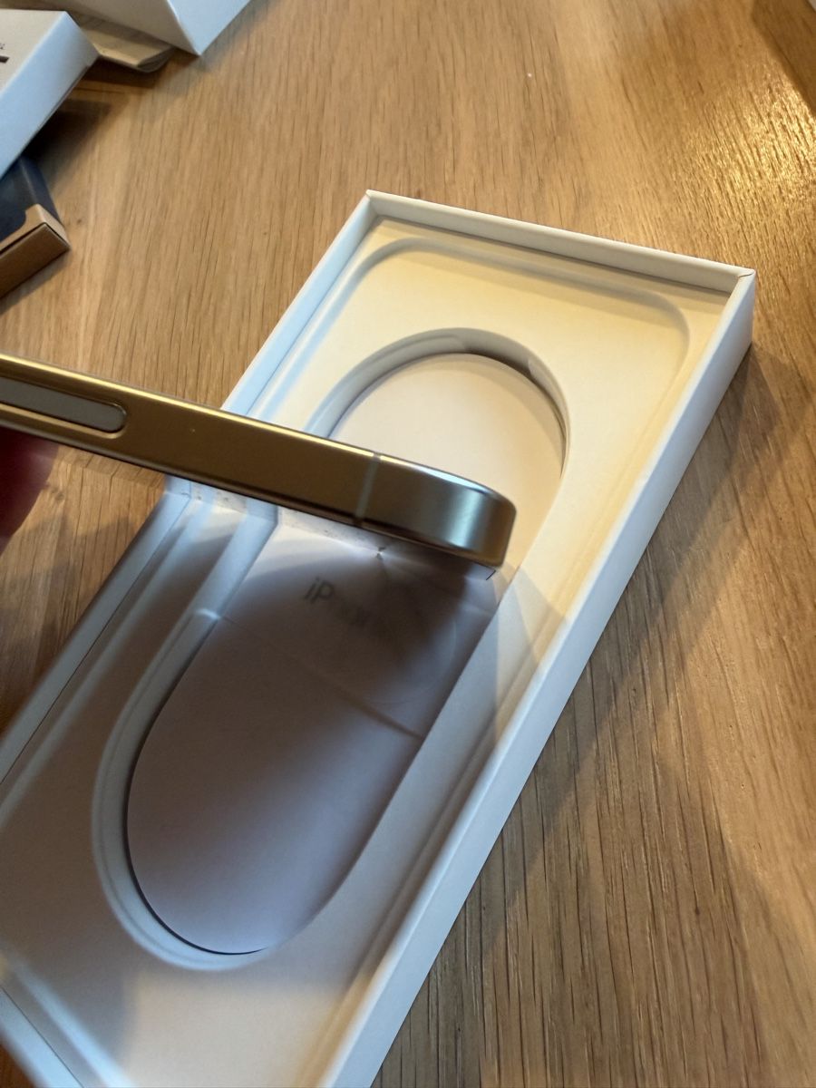 Apple Portables: Iphone 16 Pro Max / 512GB / TOP-Zustand – Neuf (Voir description) à Wallisellen par Blackhawks_16 2