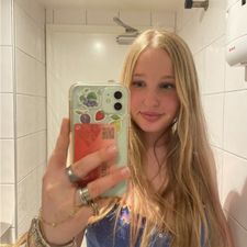 Profile image of lou_y2zd