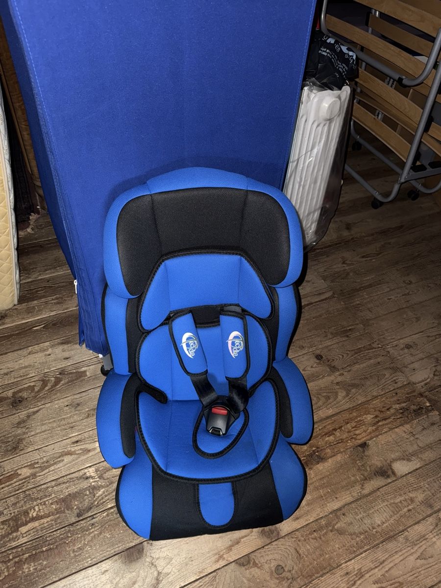 Seggiolini per auto: Blauer Kinderautositz, gut erhalten! – Nuovo (secondo la descrizione) da Hemmental venduto da val_k2zb