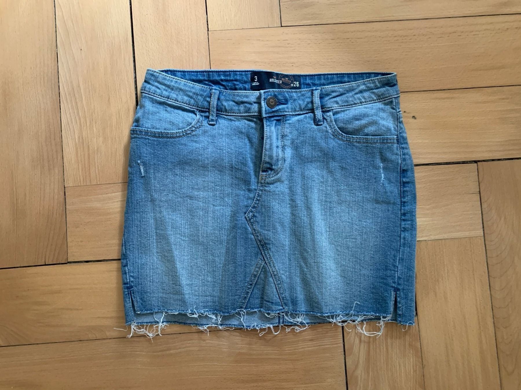 Hollister Jupes: HOLLISTER - Jeansrock hellblau 26 – D'occasion à Zürich par Diazaio