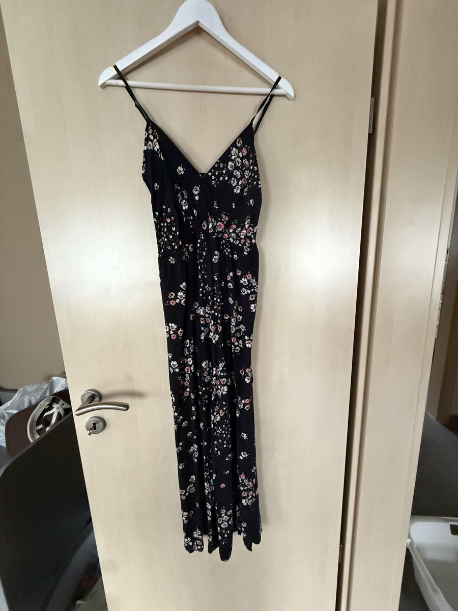 Tute: Schwarzer Jumpsuite mit Blumenprint – Usato da Mümliswil venduto da eliaane