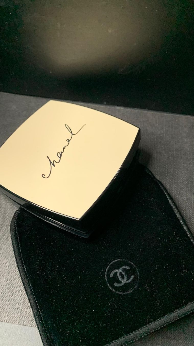 Chanel Maquillage: Poudre compacte Chanel Les Beiges N 70 NEUVE – Neuf avec emballage d'origine à Martigny par zin_y9tt 2