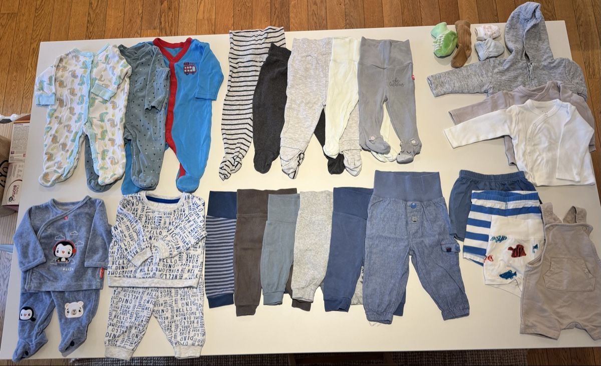 Lotti & Set di vestiti: 59 items Complete baby set size 56 – Usato da Küsnacht ZH venduto da takiecudo