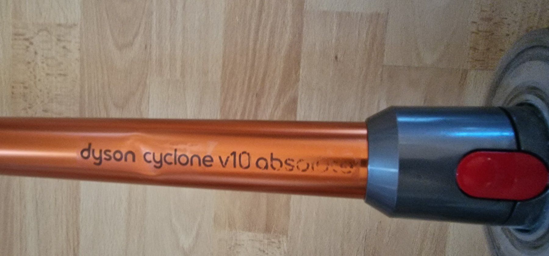 Dyson Staubsauger & Zubehör: Dyson v10 – Gebraucht aus unterägeri von Cfmotor 2