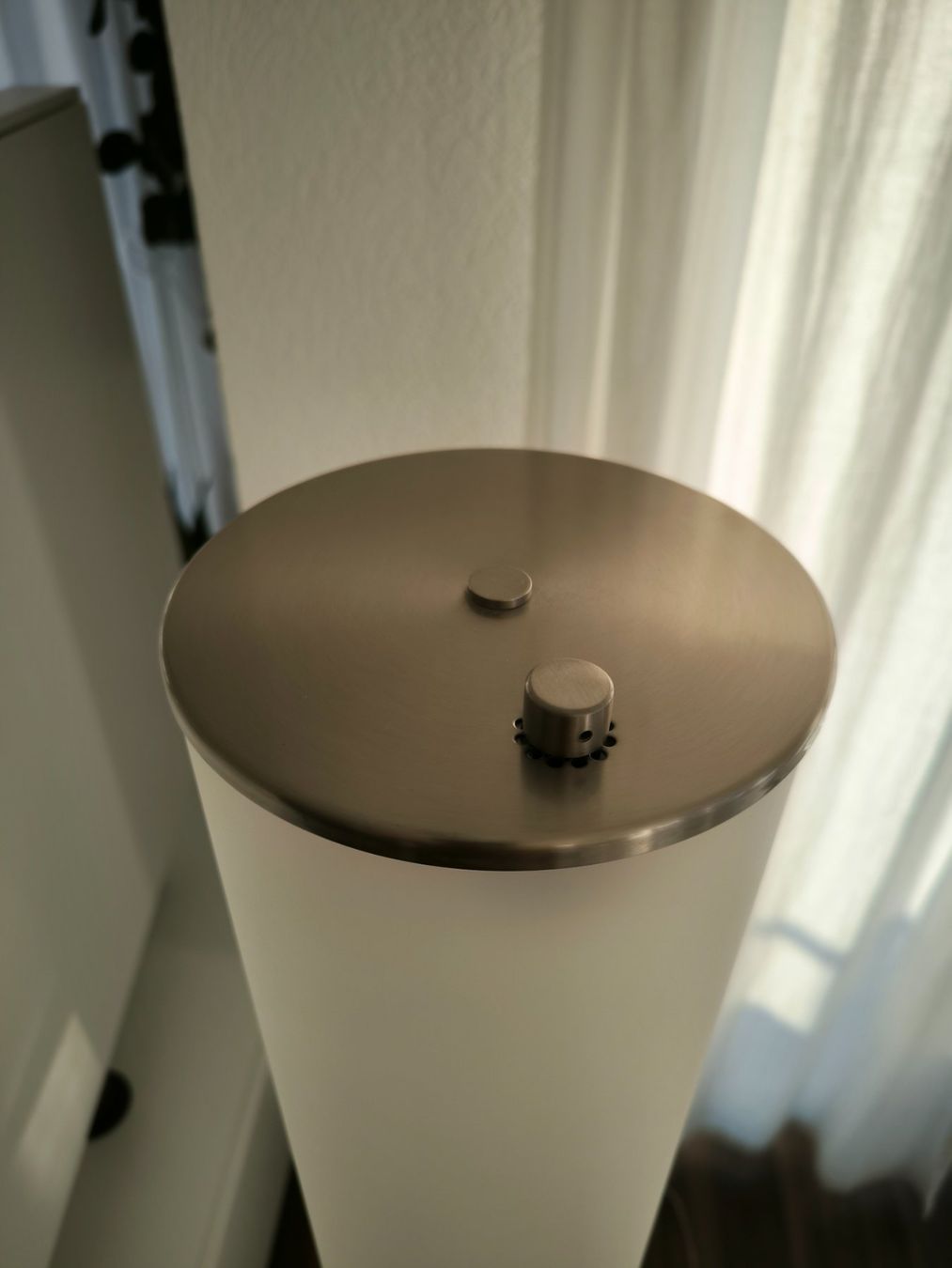 Lampade: Neuwertige, wunderschöne, dimmbare Stehleuchte – Nuovo (secondo la descrizione) da Miège venduto da gitarro68 3
