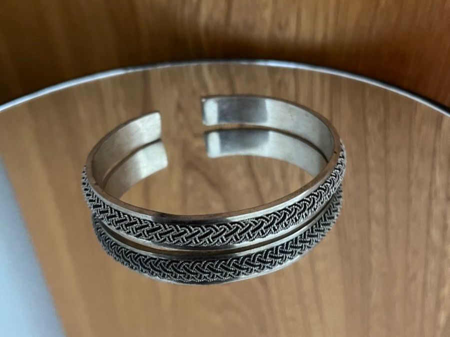 Bracciali & Braccialetti: Silberne Armreide – Nuovo (secondo la descrizione) da Gwatt (Thun) venduto da Des-Eth23