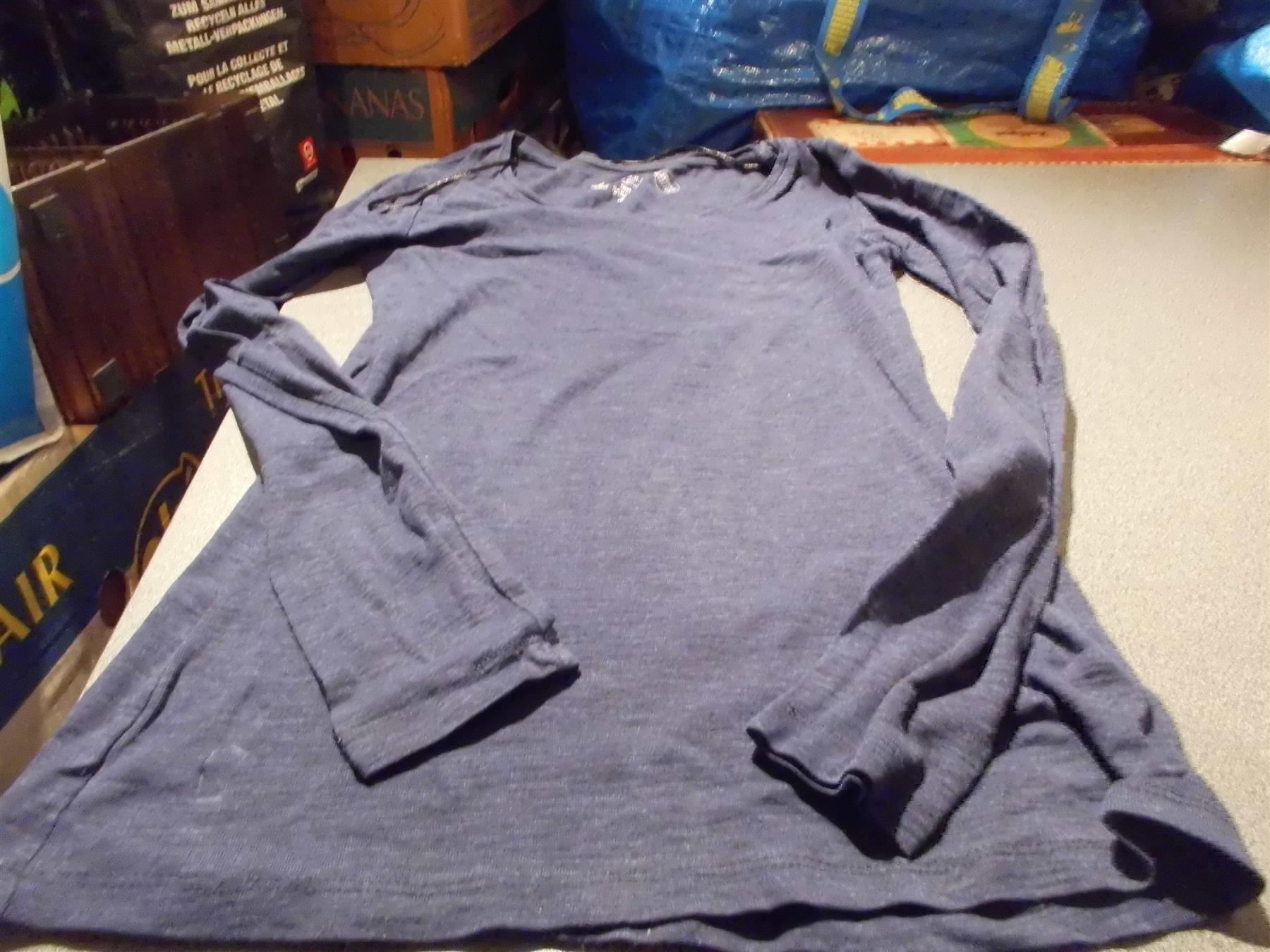 H&M Pulls et sweat-shirts: Pullover Grösse 170, H&M, dunkelblau – D'occasion à Zürich par Motzkuh 1