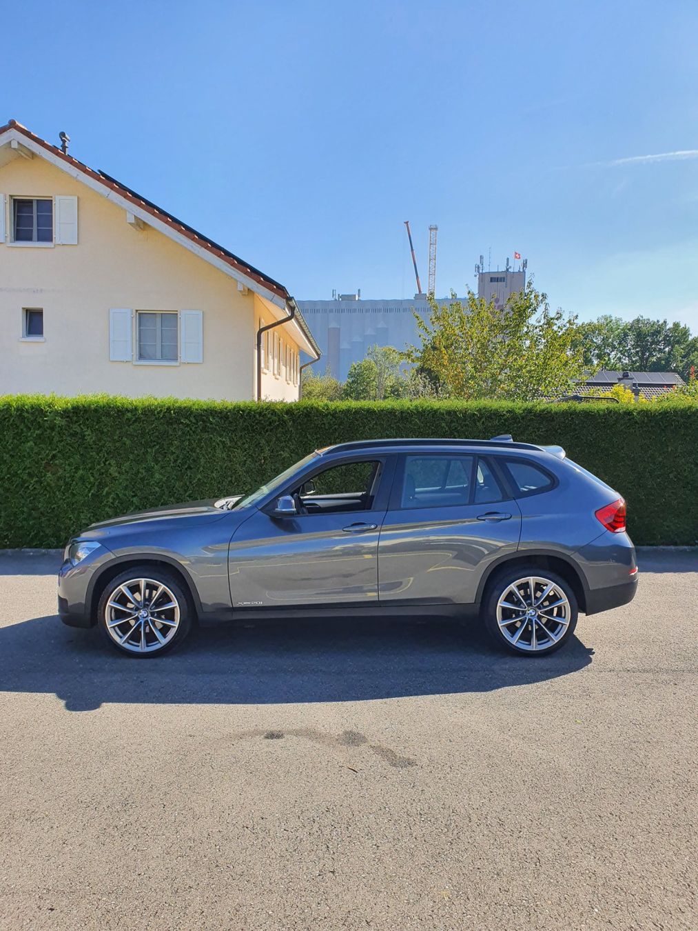 BMW Autos: Bmw X1 2.0i dès 1.- – Gebraucht aus Froideville von tra_n6rb 1