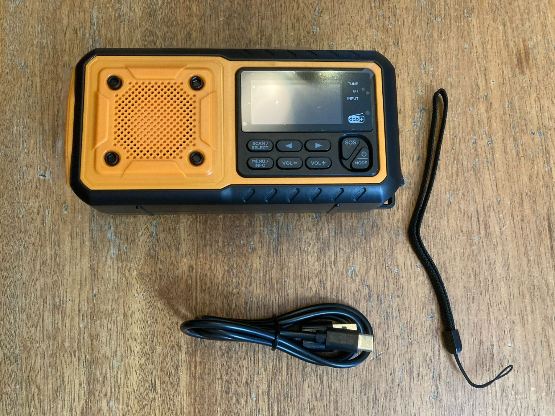 Radios: Notfall- Kurbel- Solar- DAB+ Radio mit Bluetooth NEU – Neu und originalverpackt aus Widnau von SIIVSIIV 1