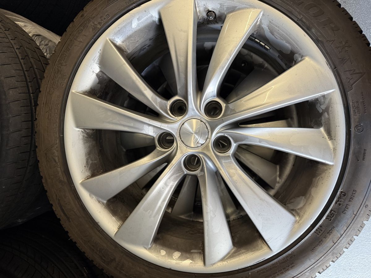 Pneumatici & Ruote complete: Tesla Model S Winterräder Original – Usato da Wagen venduto da Nemox 3