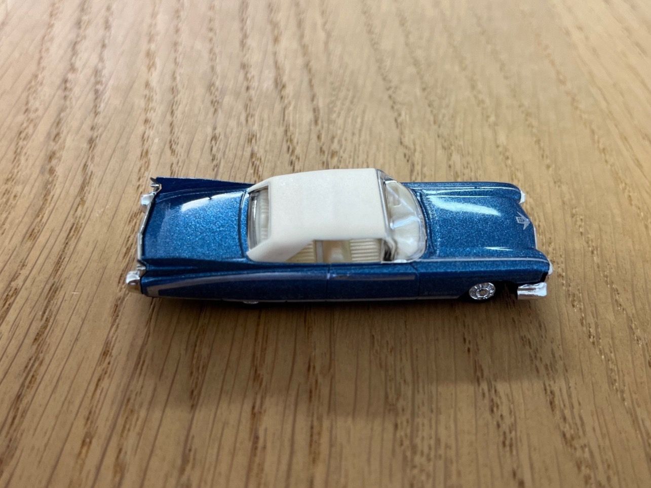 Praliné Modellini d'auto: 4 x Modell Auto 1:87, Praliné, Cadillac, Oldtimer – Usato da Netstal venduto da spaltflo01 1