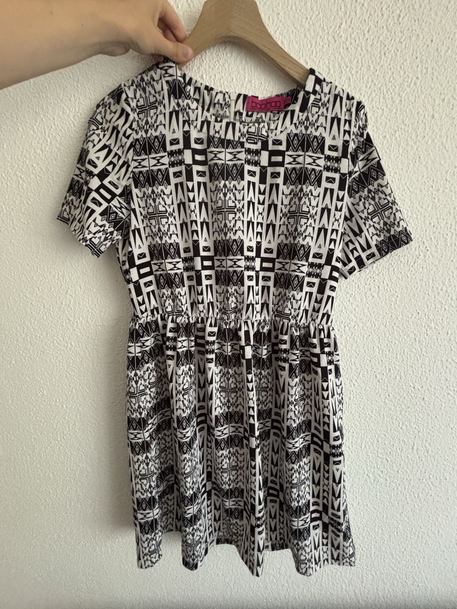 Boohoo Vestiti: Boohoo Aztec Print Dress - Size S – Usato da Luzern venduto da aloevira