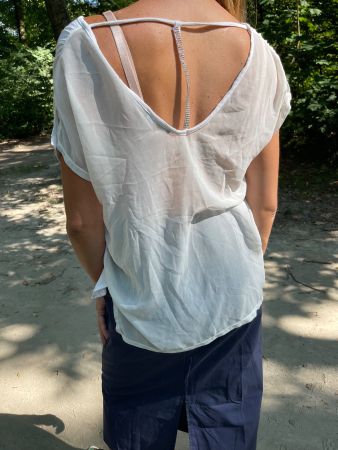 Blusa con decorazioni pietre