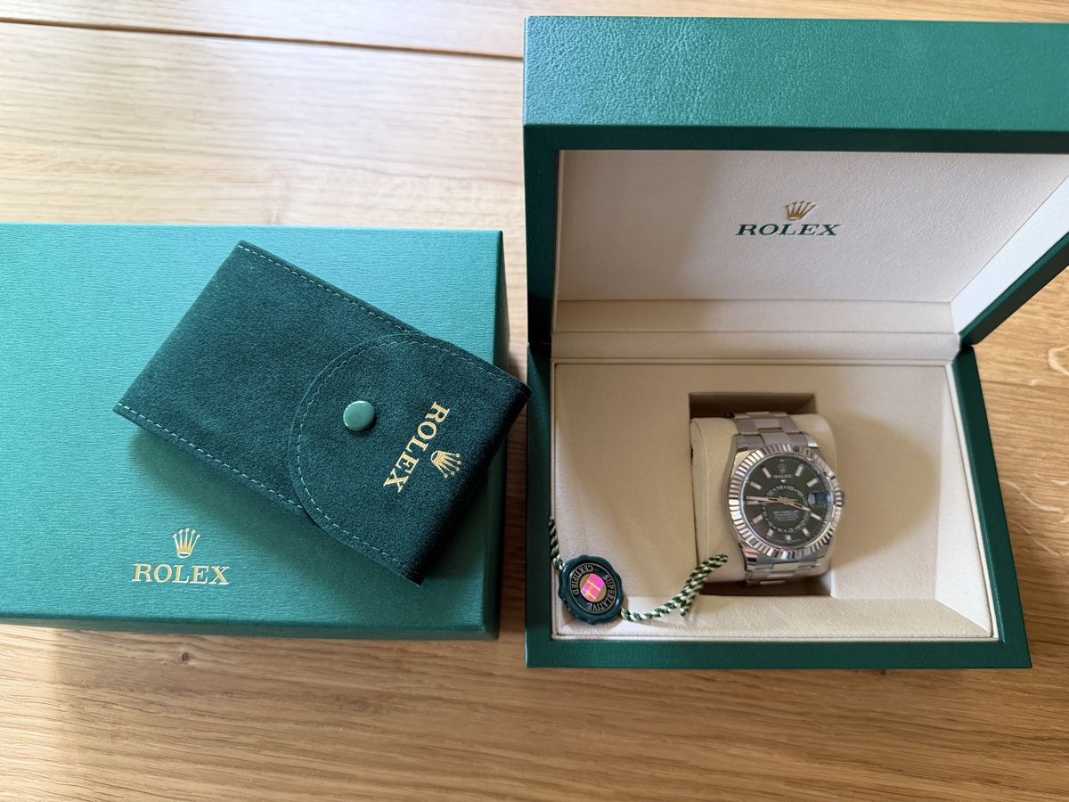 Rolex Orologi: Rolex Skydweller Green/Grün – Nuovo e nell'imballaggio originale da Zürich venduto da BredaB 1
