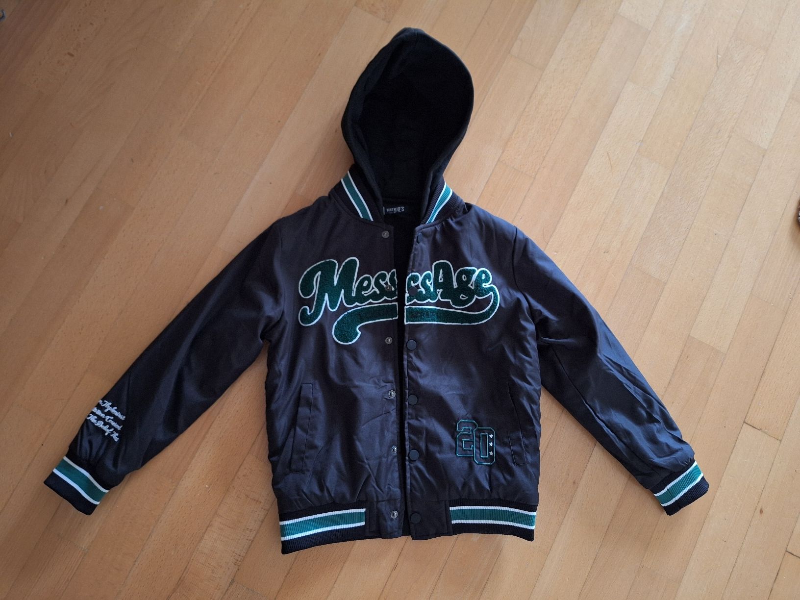 Giacche & Cappotti: Jacke mit Kapuze in Gr. 140 – Nuovo (secondo la descrizione) da Oberrieden venduto da smarties949