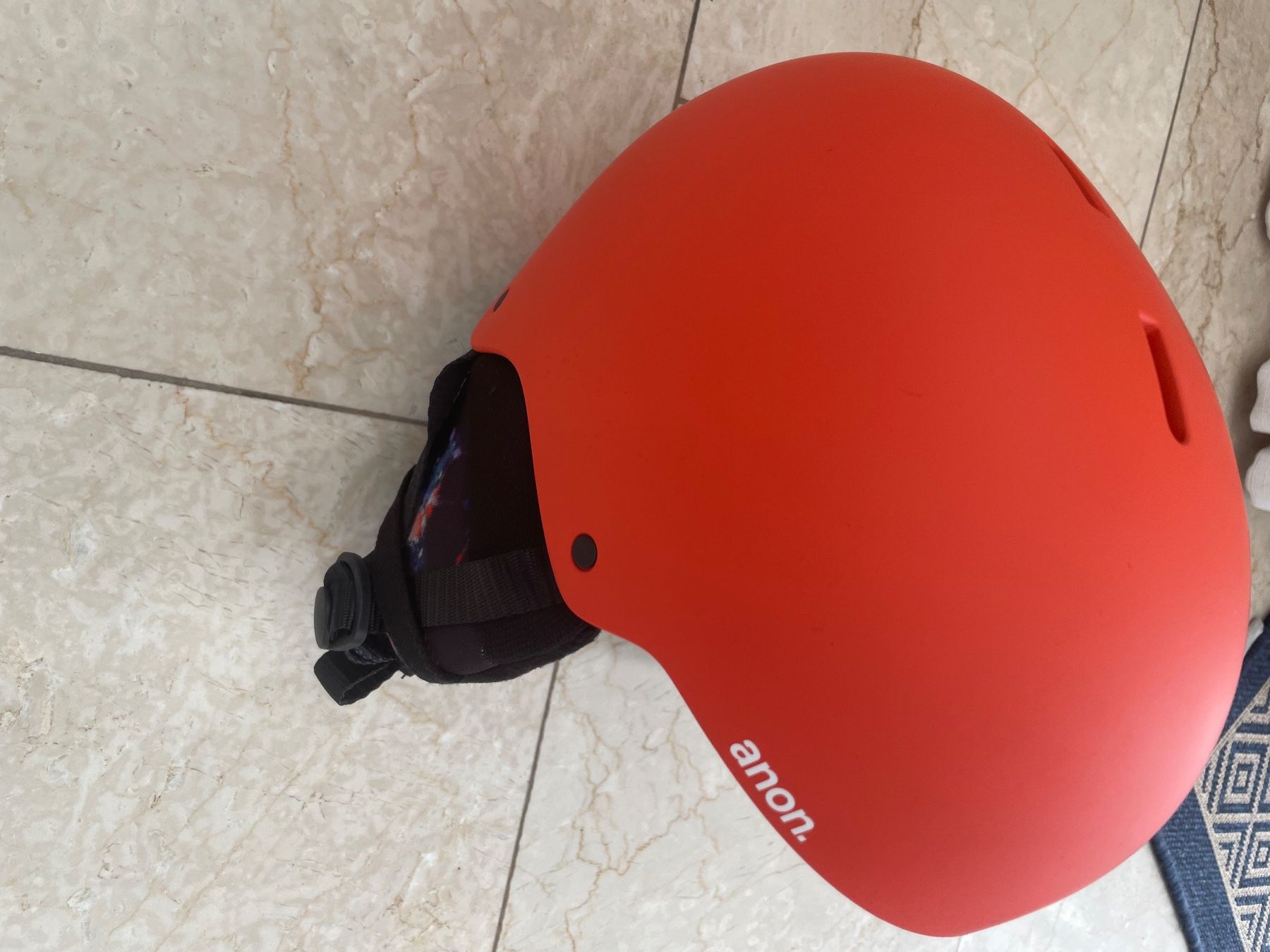Helme: Anon Kinder Skihelm – Neu (gemäss Beschreibung) aus Flüelen von AU10
