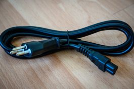 Neu! Kabel Netzkabel Kaltgerätekabel schwarz 1.8 M