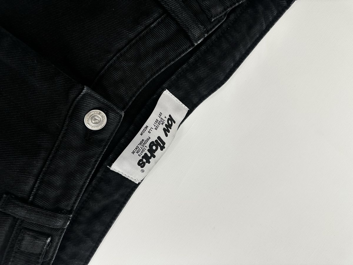 Pantaloni: Schwarze Cargo Hose von Low Lights, Grösse Medium, neu!  – Nuovo (secondo la descrizione) da Luzern venduto da kim221080 1