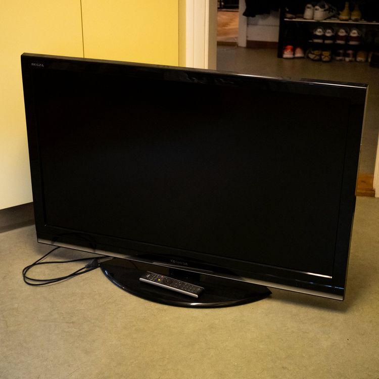 TOSHIBA Regza Fernseher LCD TV mit Fernbedienung (Gebraucht) in Bern ...