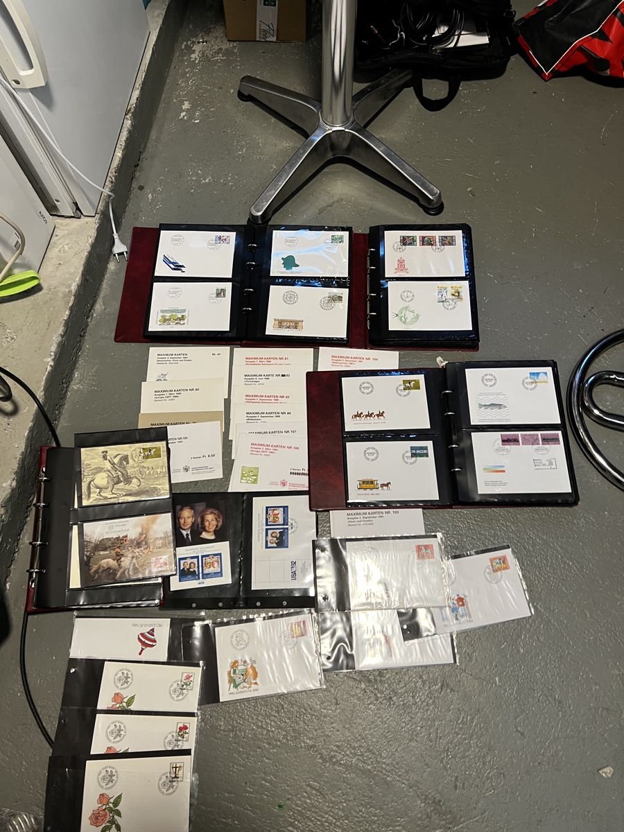 Alben: Briefmarken Sammlung  – Gebraucht aus Urdorf von AMBASSADOR
