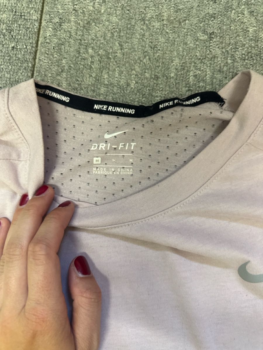 Nike T-shirts: rosa nikeshirt, grösse m – D'occasion à Goldach par Pw1427 1