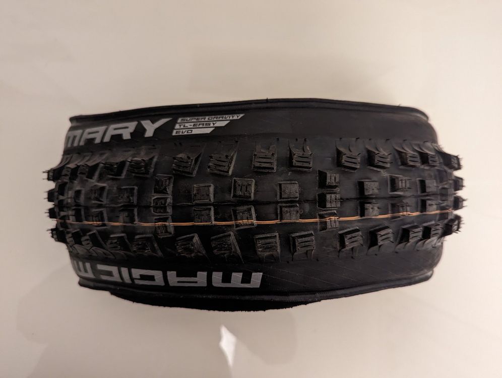 Pneu VTT Schwalbe Magic Mary Evo 27.5 X 2.6 – Super Trail, TLEasy, Addix Soft, Snake Skin, Pliable, 1.17 Kg, Noir, Pour Descente Et Enduro