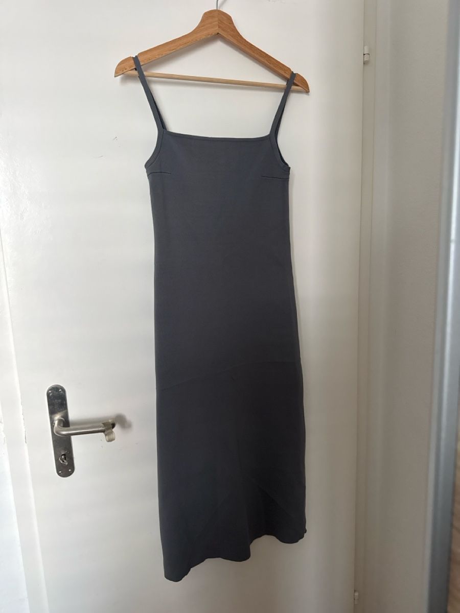 Zara Kleider: Kleid Zara grau Grösse M – Neu (gemäss Beschreibung) aus Steinach von serayyilmaz
