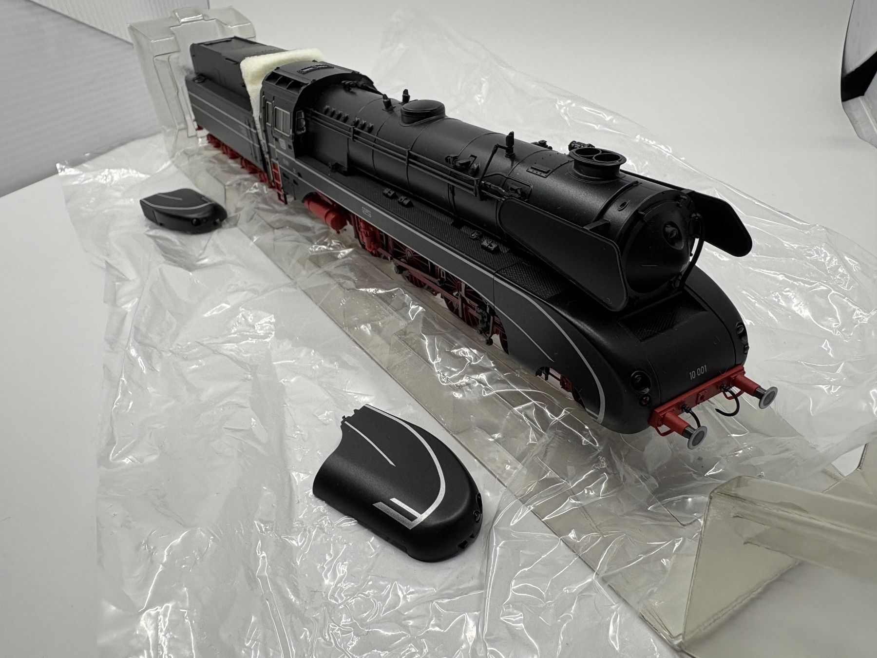 Märklin Modellini di ferrovie: Märklin DB BR 10 001 2/C/1 Digital H0 – Nuovo e nell'imballaggio originale da Forch venduto da Hanimann-Robinson 1